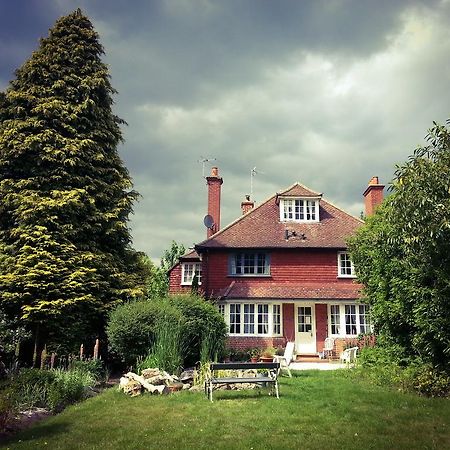 Rosemead Guest House Claygate Exterior foto